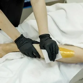 Шугаринг ног в Алматы салон Мерси