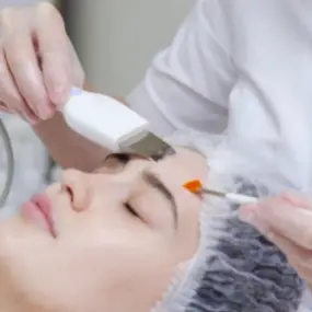 Атравматичная УЗ чистка лица